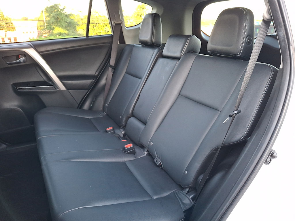 Thumbnail: 2016 Toyota RAV4 - 8