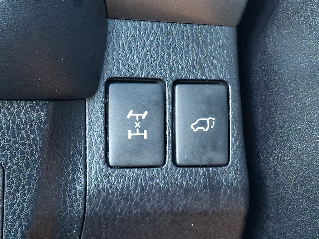 Thumbnail: 2016 Toyota RAV4 - 13