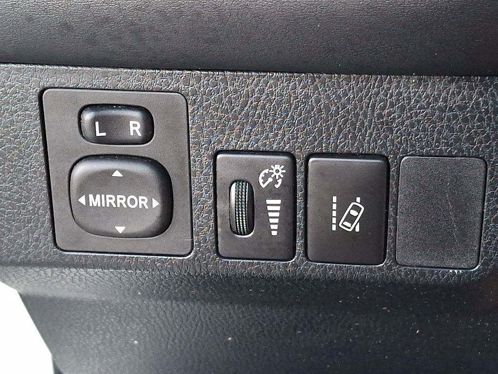 Thumbnail: 2016 Toyota RAV4 - 27