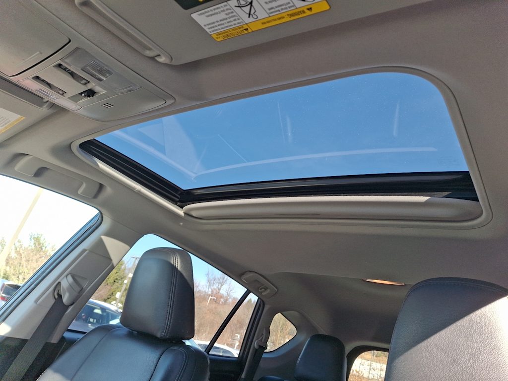 2017 Toyota RAV4 XLE 17