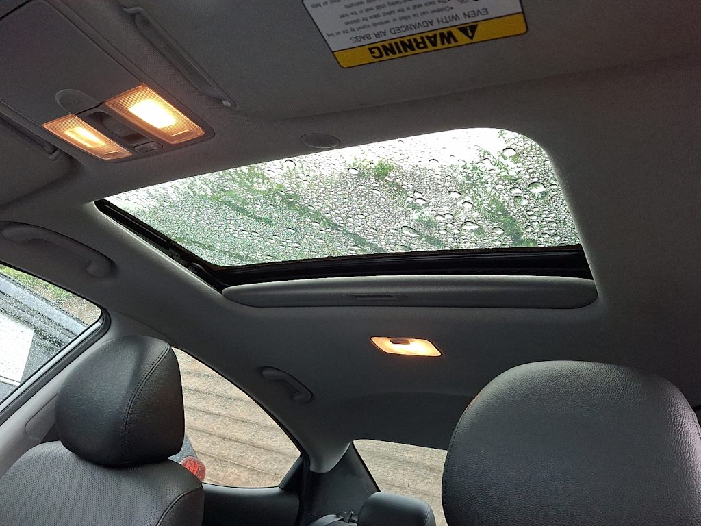 Thumbnail: 2015 Hyundai Elantra - 18