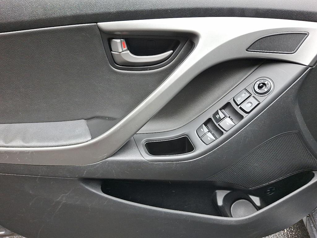 Thumbnail: 2015 Hyundai Elantra - 16
