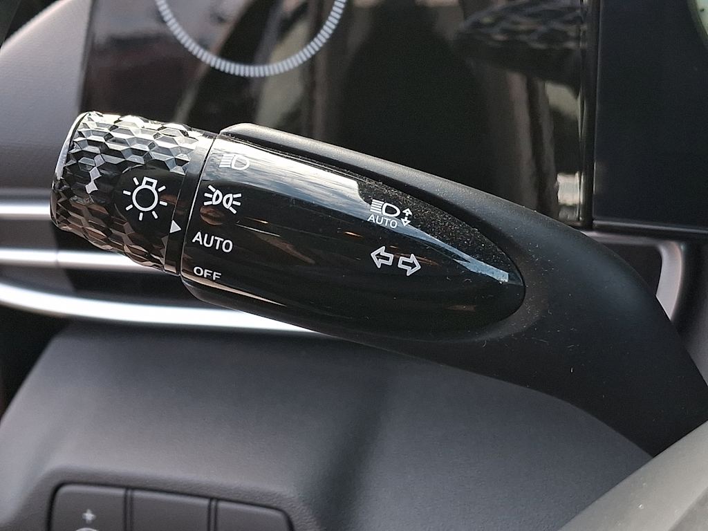 Thumbnail: 2023 Hyundai Elantra - 23