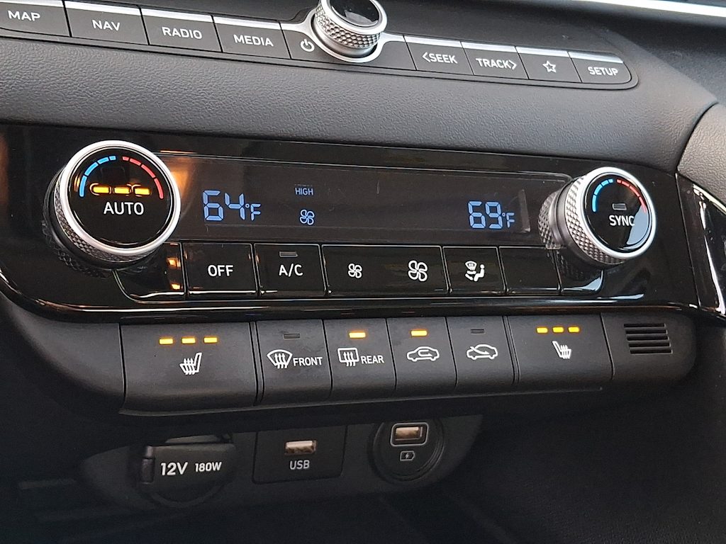 Thumbnail: 2023 Hyundai Elantra - 17