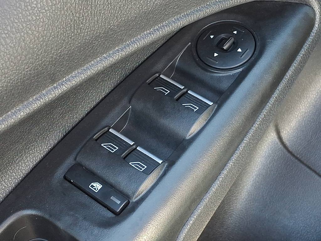 Thumbnail: 2015 Ford Transit Series - 27