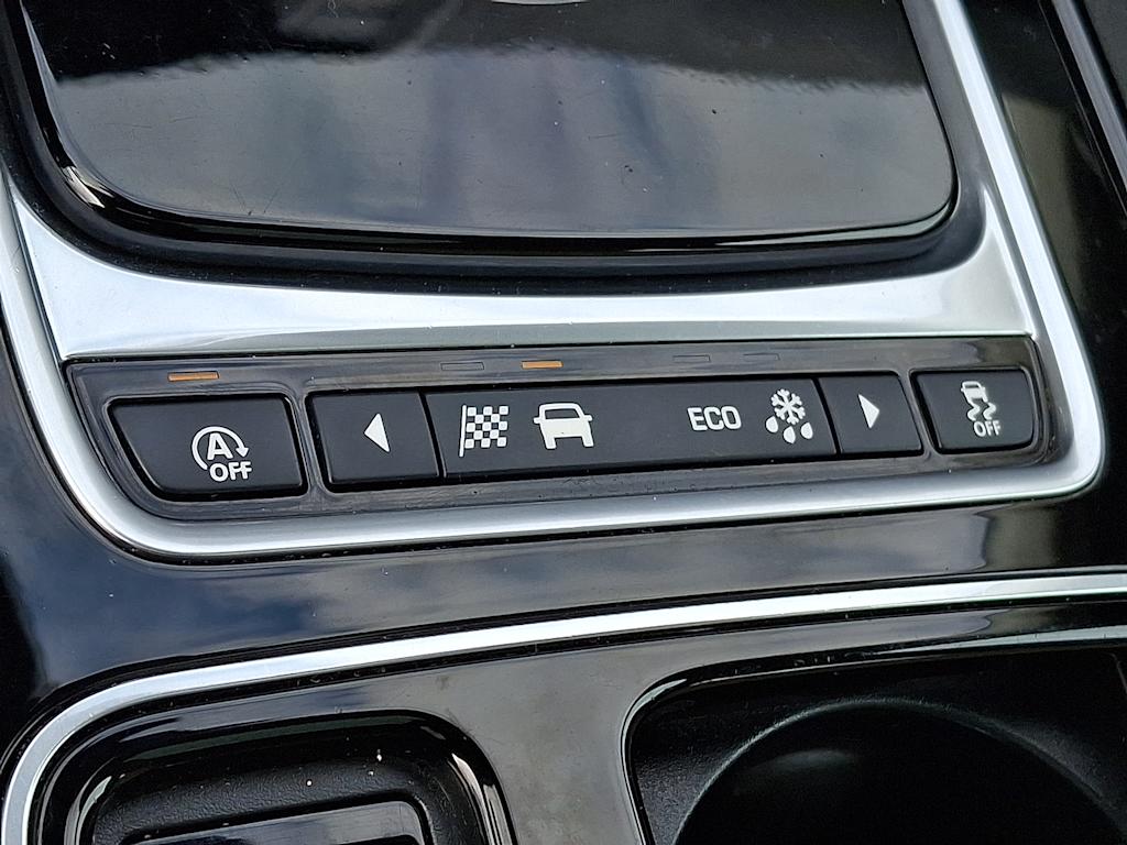 Thumbnail: 2018 Jaguar XE - 24