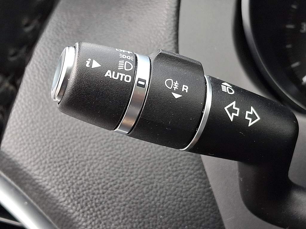 Thumbnail: 2018 Jaguar XE - 13