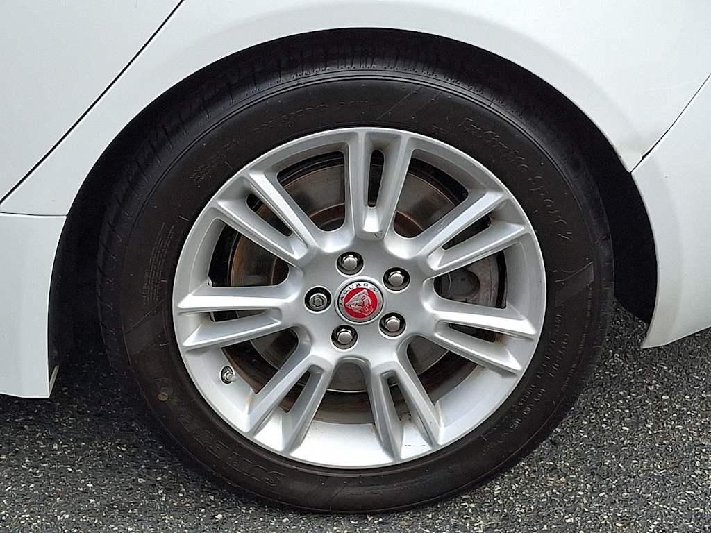 Thumbnail: 2018 Jaguar XE - 6