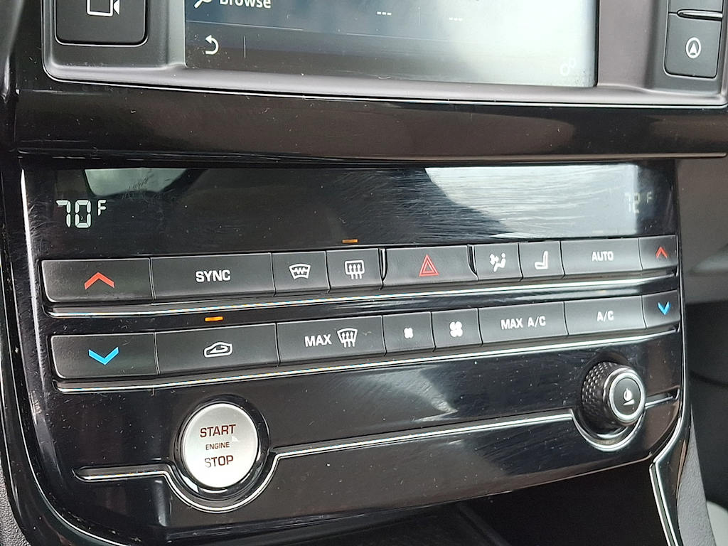 Thumbnail: 2018 Jaguar XE - 20