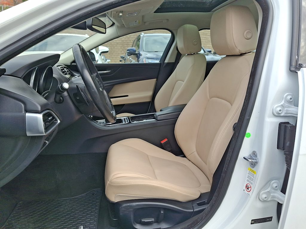 Thumbnail: 2018 Jaguar XE - 7