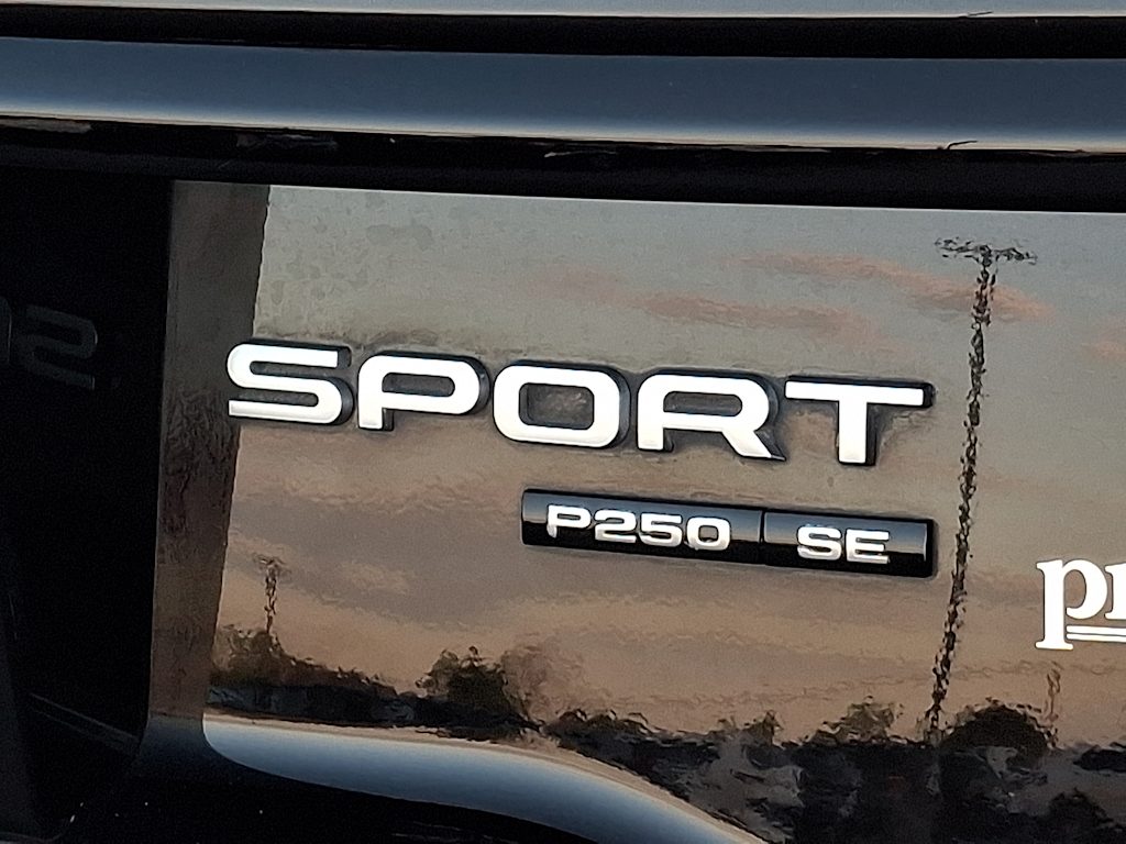 Thumbnail: 2020 Land Rover Discovery Sport - 28