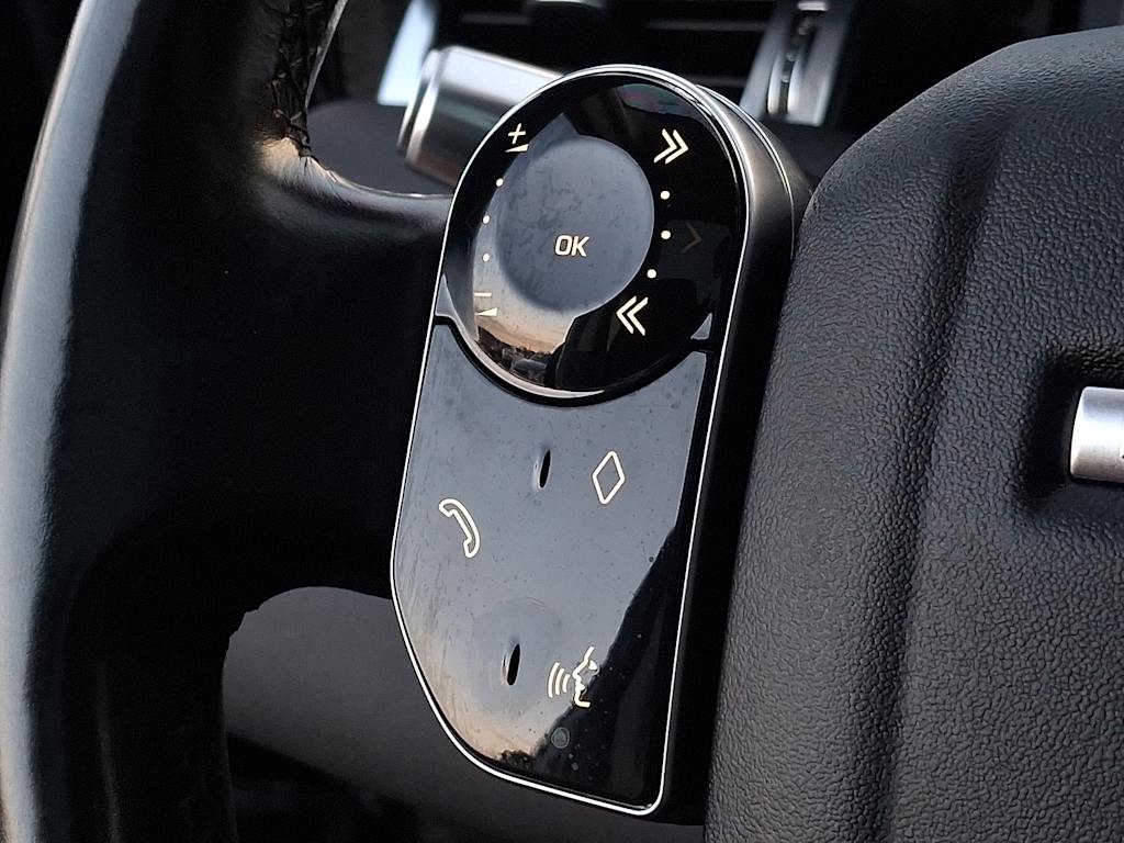 Thumbnail: 2020 Land Rover Discovery Sport - 20