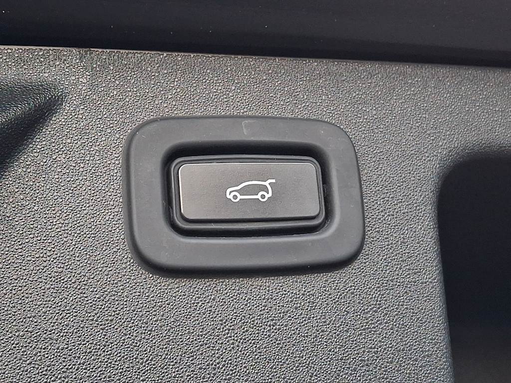 Thumbnail: 2020 Land Rover Discovery Sport - 27