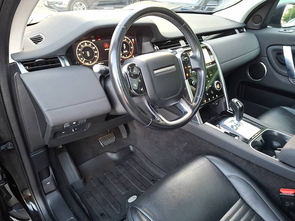 Thumbnail: 2020 Land Rover Discovery Sport - 2
