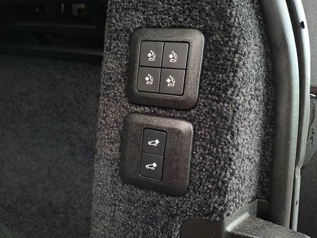 Thumbnail: 2021 Land Rover Range Rover - 29
