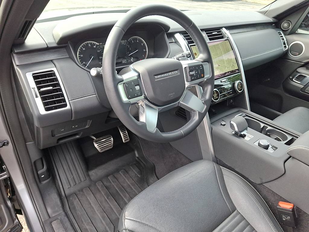 Thumbnail: 2023 Land Rover Discovery - 2