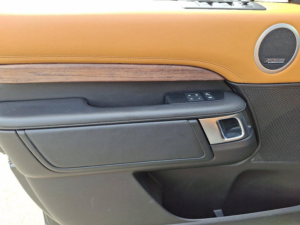 2018 Land Rover Discovery HSE Luxury 16