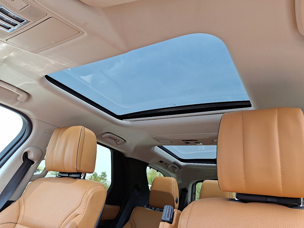2018 Land Rover Discovery HSE Luxury 18