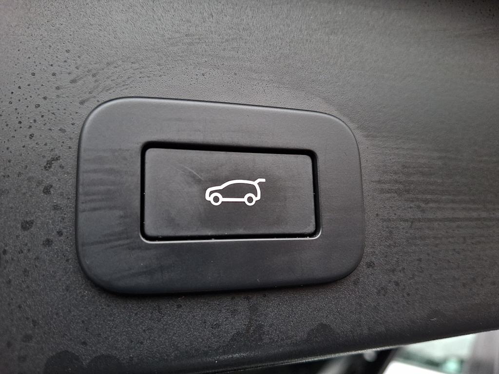 Thumbnail: 2024 Land Rover Range Rover Evoque - 24