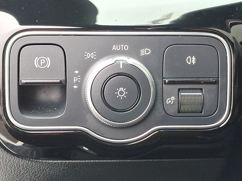 Thumbnail: 2023 Mercedes-Benz CLA - 25