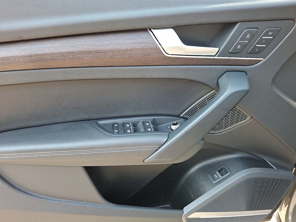 Thumbnail: 2023 Audi Q5 - 15