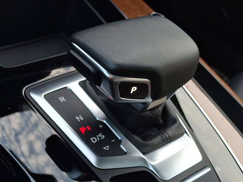 Thumbnail: 2023 Audi Q5 - 10