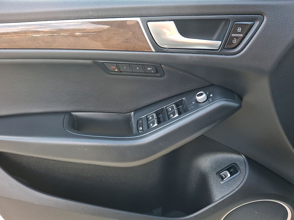 Thumbnail: 2016 Audi Q5 - 16