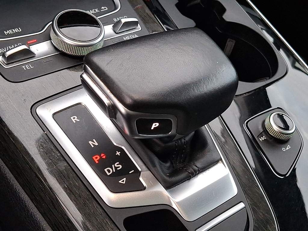 Thumbnail: 2019 Audi Q7 - 9