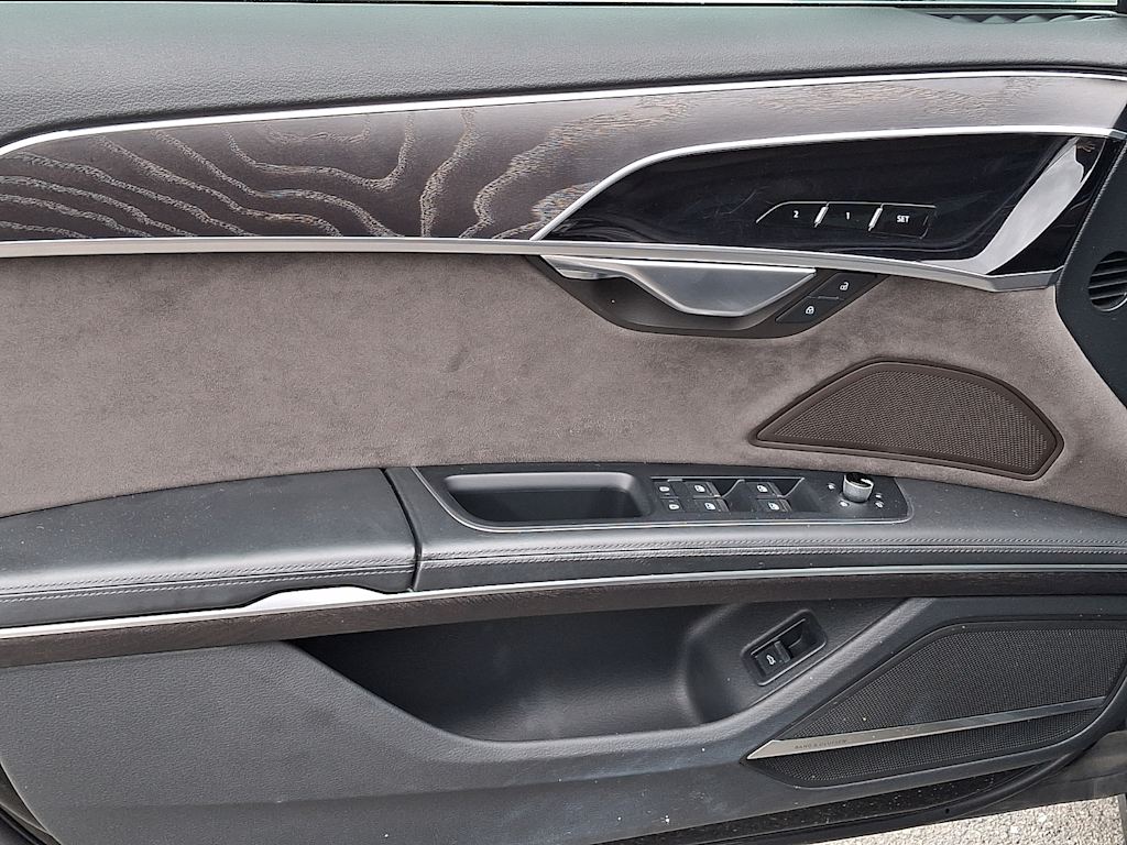 Thumbnail: 2019 Audi A8 - 16