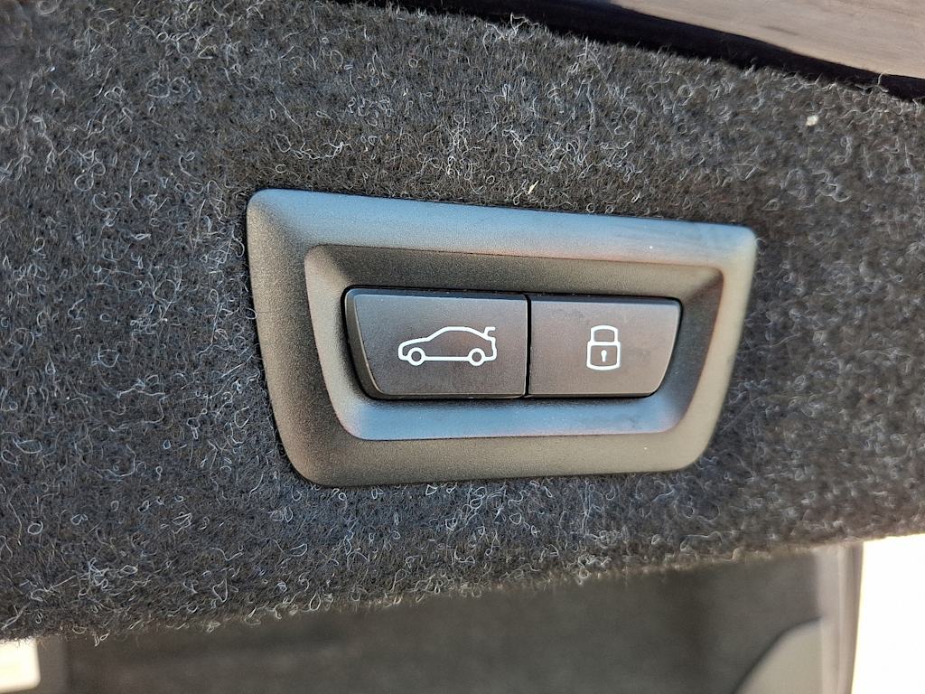 Thumbnail: 2023 BMW 5 Series - 25