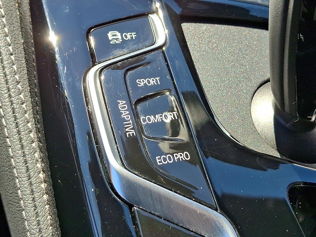 Thumbnail: 2023 BMW 5 Series - 20