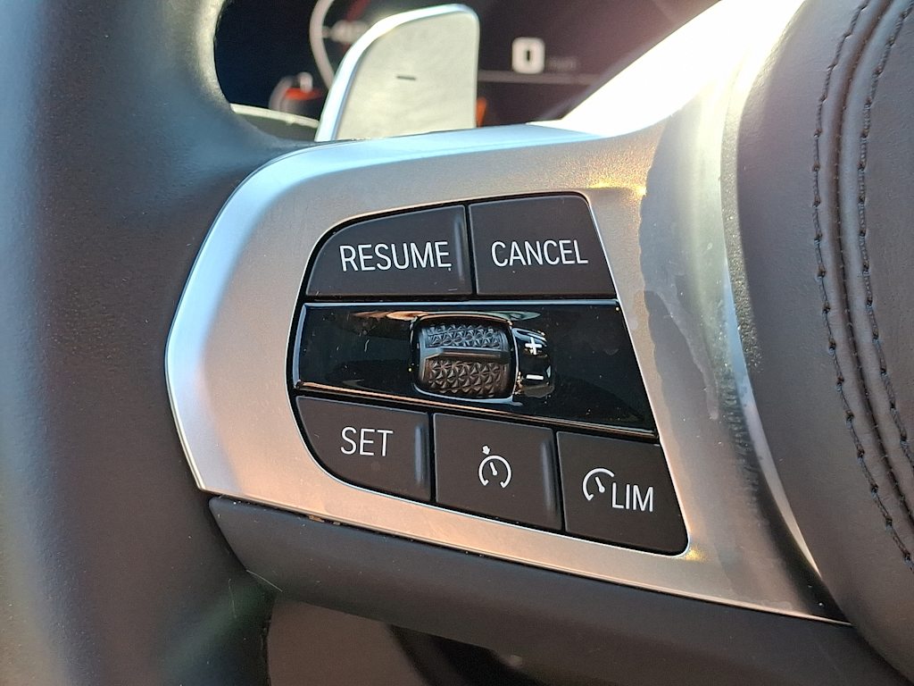 Thumbnail: 2023 BMW 5 Series - 18