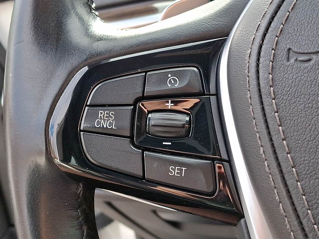 Thumbnail: 2018 BMW 5 Series - 21