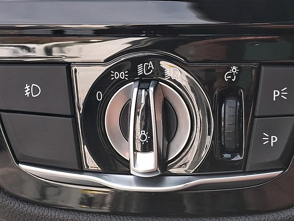 Thumbnail: 2018 BMW 5 Series - 26