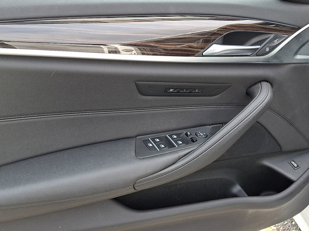 Thumbnail: 2018 BMW 5 Series - 16