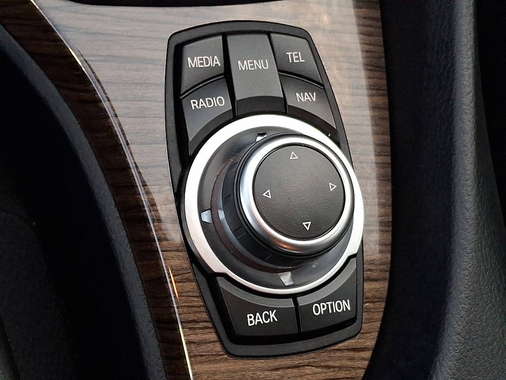 Thumbnail: 2015 BMW X1 - 25