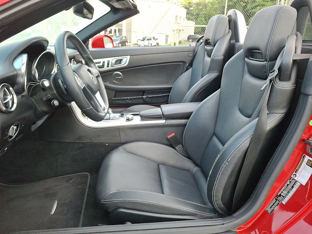 Thumbnail: 2016 Mercedes-Benz SLK - 7