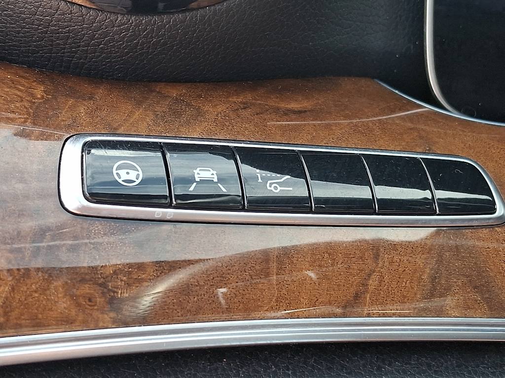 Thumbnail: 2018 Mercedes-Benz E-Class - 26
