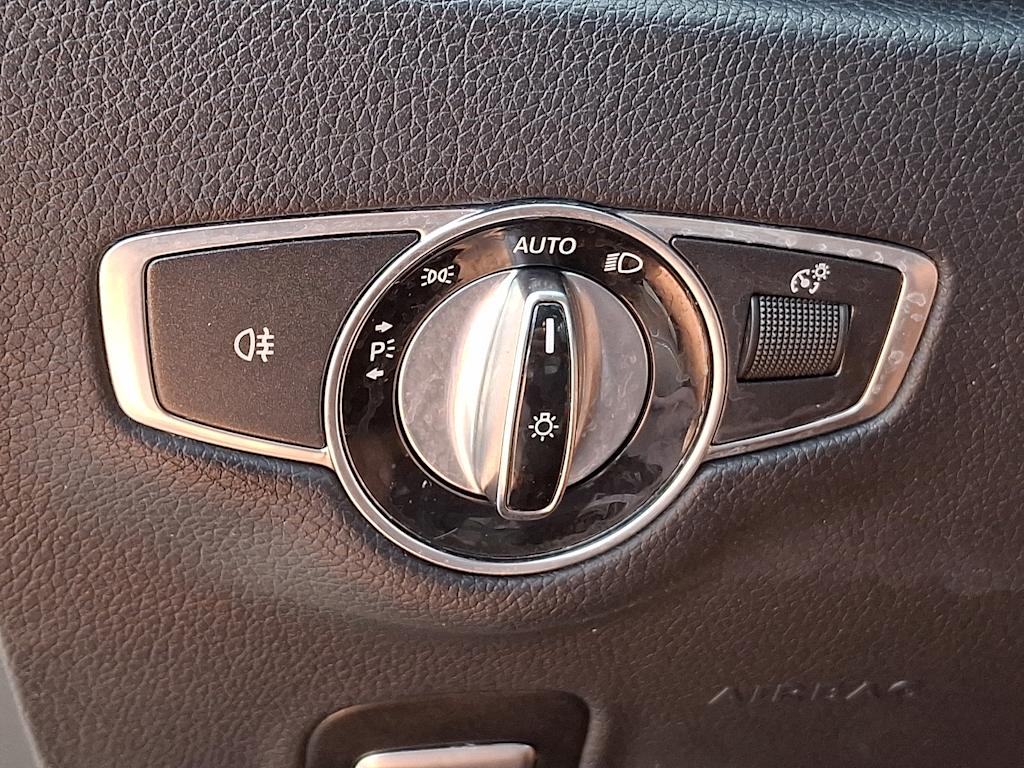 Thumbnail: 2018 Mercedes-Benz E-Class - 25