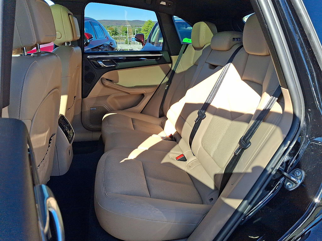 Thumbnail: 2022 Porsche Macan - 7