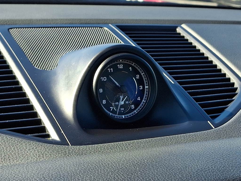 Thumbnail: 2022 Porsche Macan - 26