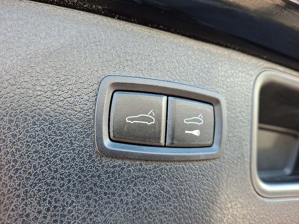 Thumbnail: 2022 Porsche Macan - 29