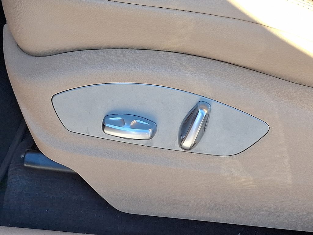 Thumbnail: 2022 Porsche Macan - 17