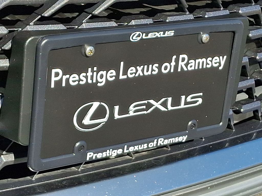 Thumbnail: 2022 Porsche Macan - 30