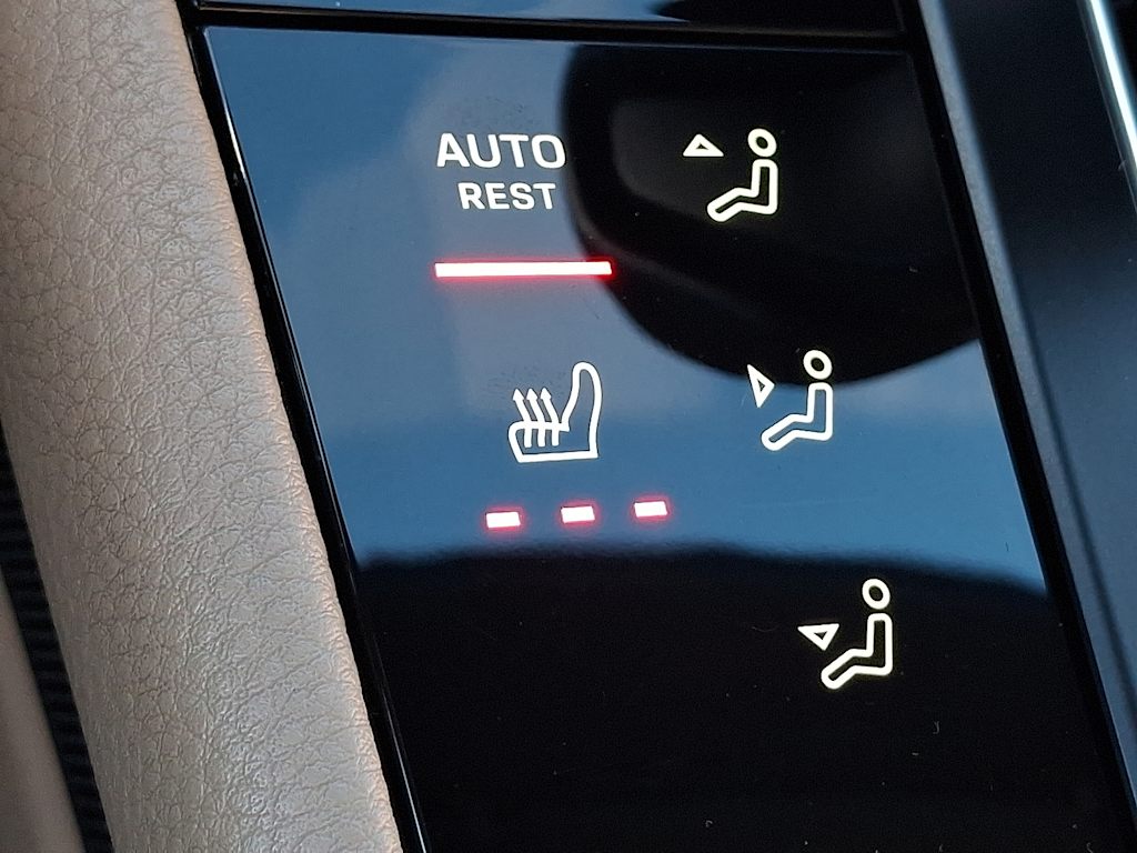 Thumbnail: 2022 Porsche Macan - 23