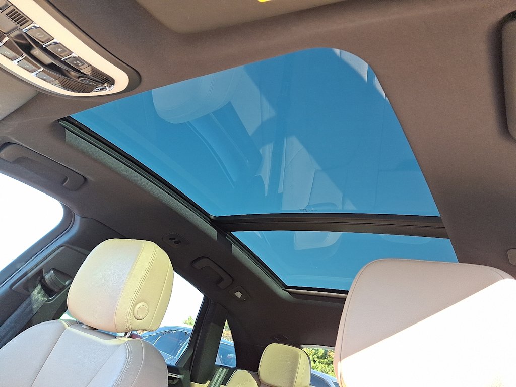 Thumbnail: 2022 Porsche Macan - 18