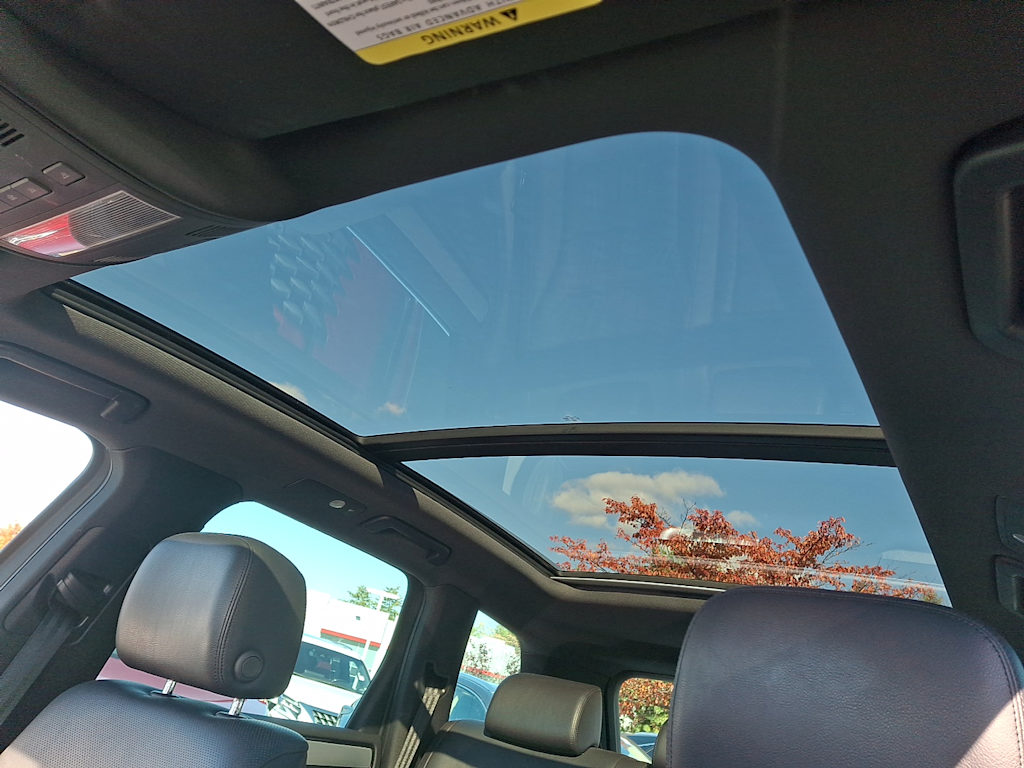 Thumbnail: 2017 Volkswagen Touareg - 19