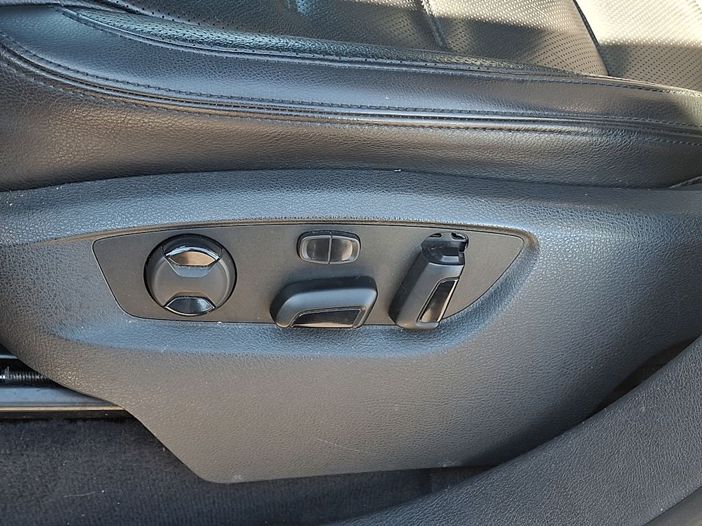 Thumbnail: 2017 Volkswagen Touareg - 18