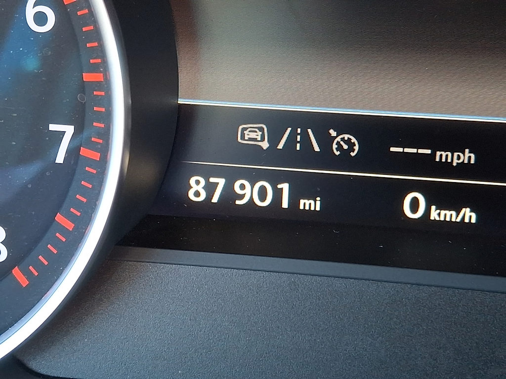 Thumbnail: 2017 Volkswagen Touareg - 11