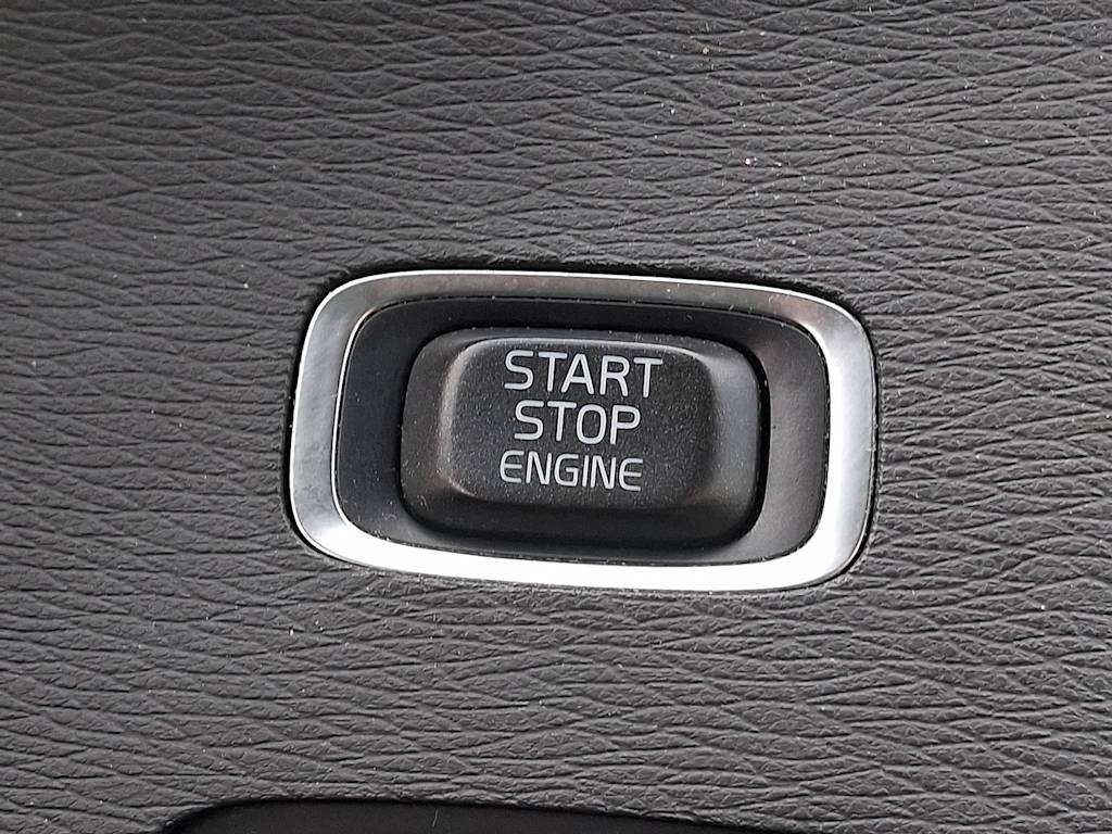 Thumbnail: 2015 Volvo S60 - 24